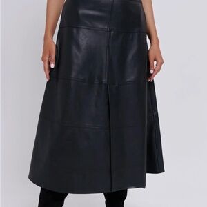 Tnuck Black Faux Leather Lucille Skirt – Size M – Like New